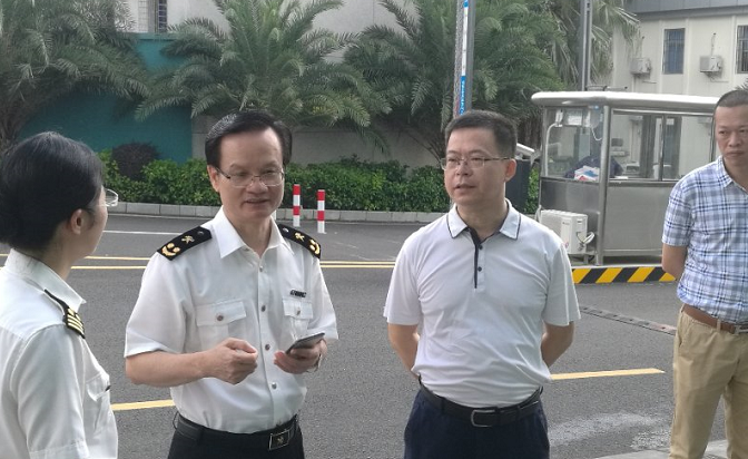 郭荣波副局长陪同海关领导到机场调研_湛江市人民政府