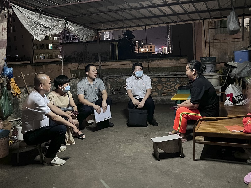 区委书记陈政检查督导平安夜访工作要求做深做细做实工作