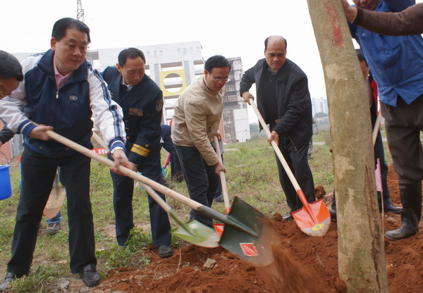 3月10日上午,市领导阮日生,邓碧泉,潘那生,陈亚德,刘菊,万向南,金守平