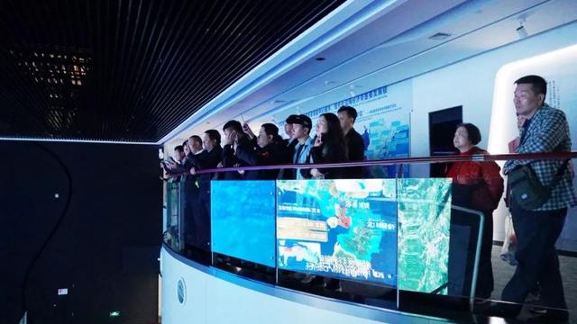 100名出租车司机齐齐出动！擦亮湛江城市的“流动名片”……