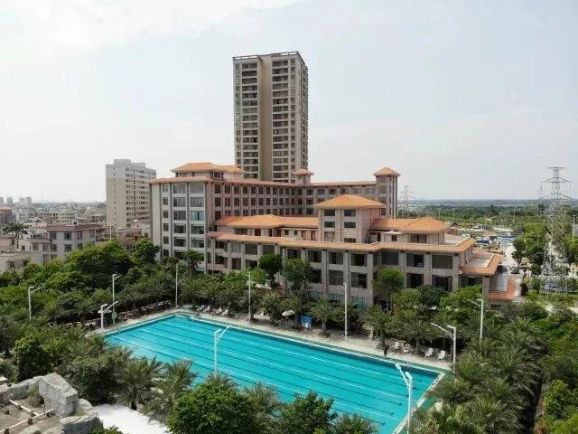 桥的另一边，深藏着一个湛江秋冬爆款“温泉村”