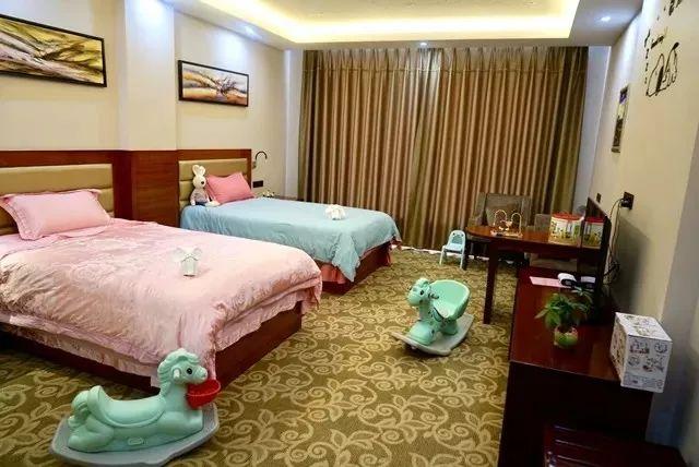 桥的另一边，深藏着一个湛江秋冬爆款“温泉村”