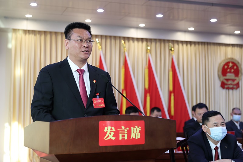 新当选麻章区人民政府区长陈思远作就职讲话4(图文 杨阳传 陈文雅