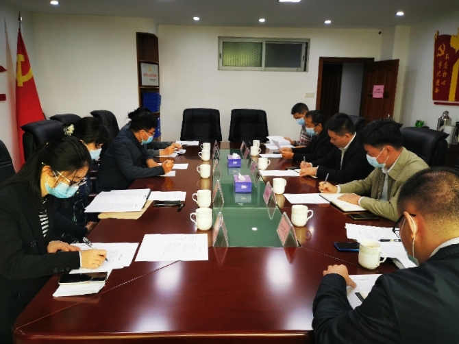 市委外办一行与麻章区政府有关领导和负责同志座谈.jpg