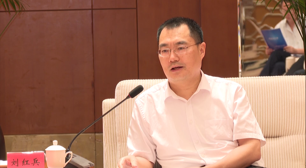 质量跨越式发展摘要:日前,湛江市委书记刘红兵在接受南方日报记者专访