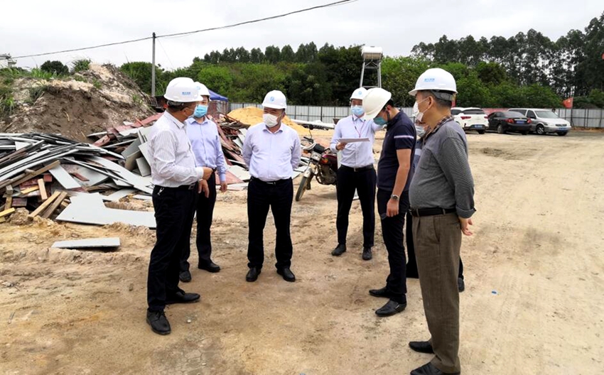 建设情况通报的批示要求,市住建局副局长何成良带队实地调研雷州,徐闻