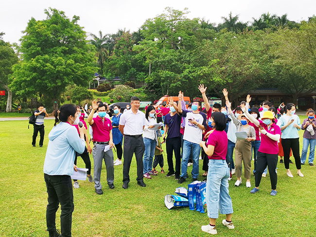 5.大家踊跃参与地质科普知识有奖问答活动，气氛十分活跃.jpg