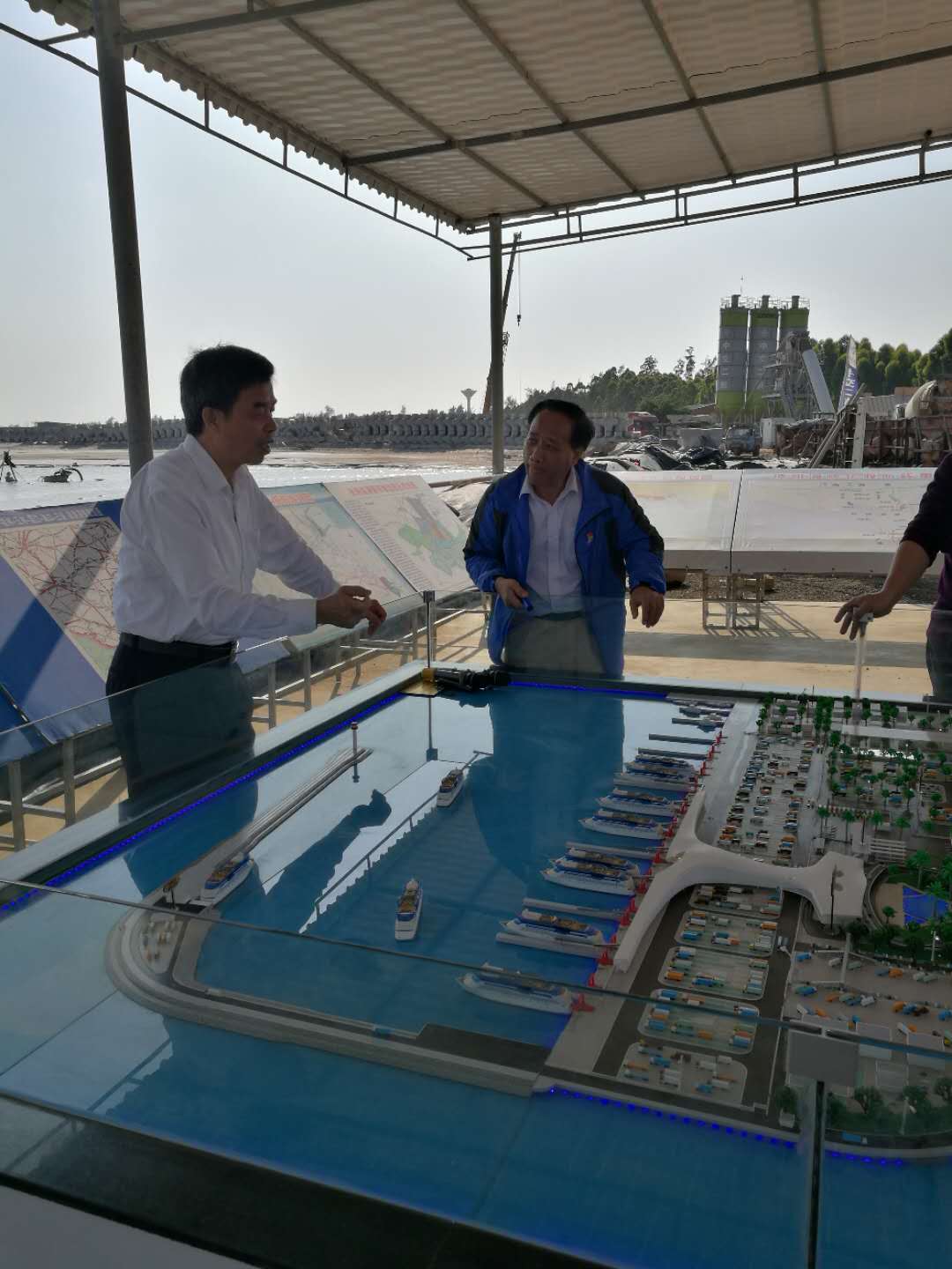 市国资委主任卢跃飞调研湛江港徐闻港区南山作业区客货滚装码头一期工程 市国资委主任卢跃飞调研湛江港徐闻港区南山作业区客货滚装码头一期工程