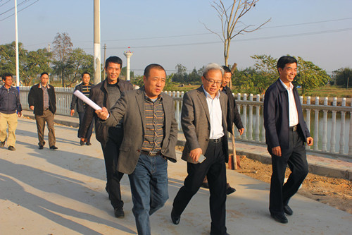 市国资委党委书记、主任卢跃飞调研精准扶贫工作 市国资委党委书记、主任卢跃飞调研精准扶贫工作