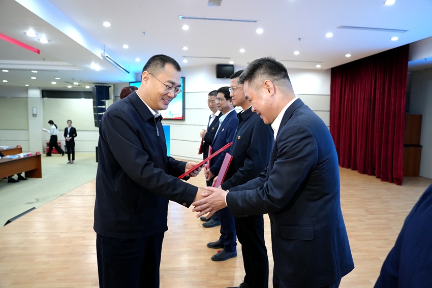 市住房和城乡建设局落实普法责任制获评“优秀”等次
