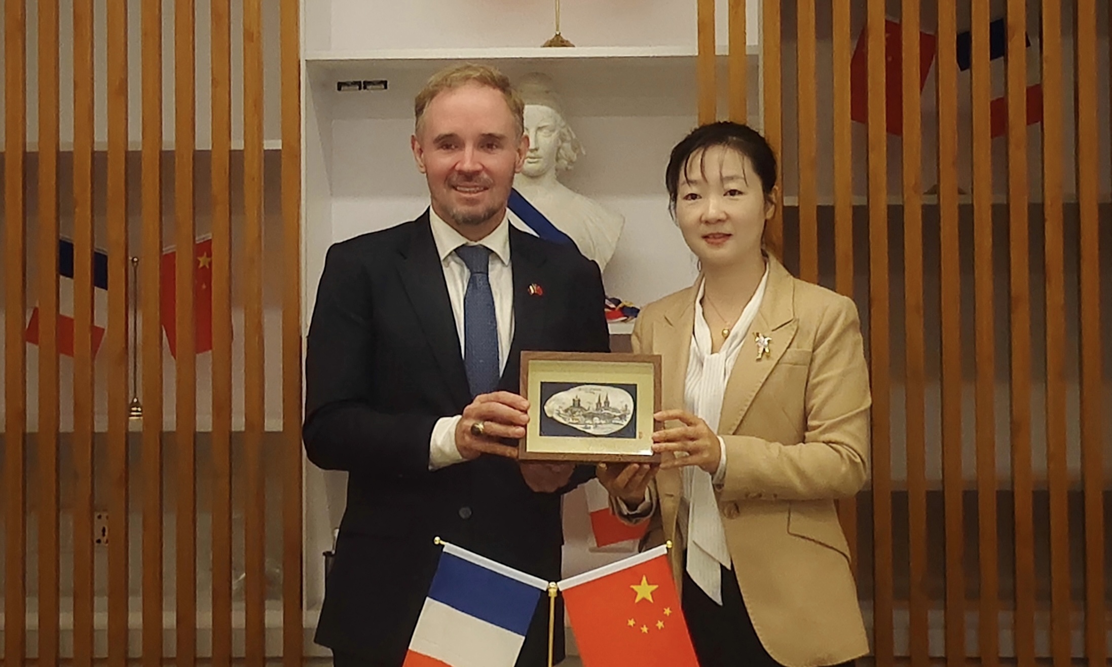 市委外办拜访法国驻广州总领事馆 深化多领域交流合作