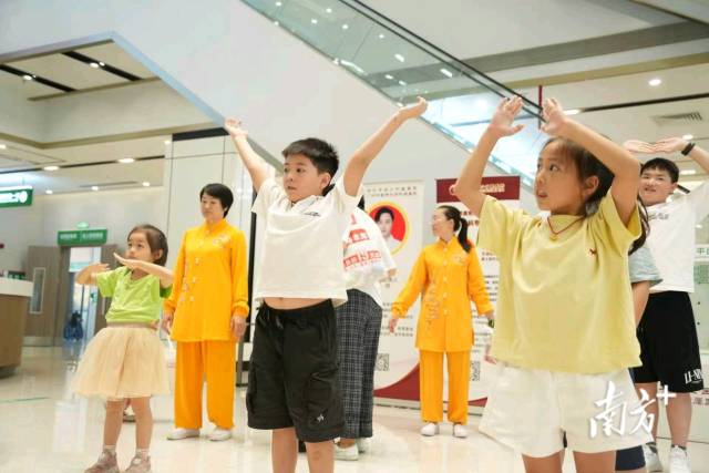 e3a61a47efa24cb2a0326dcfa8922ed4_batchwm.jpg