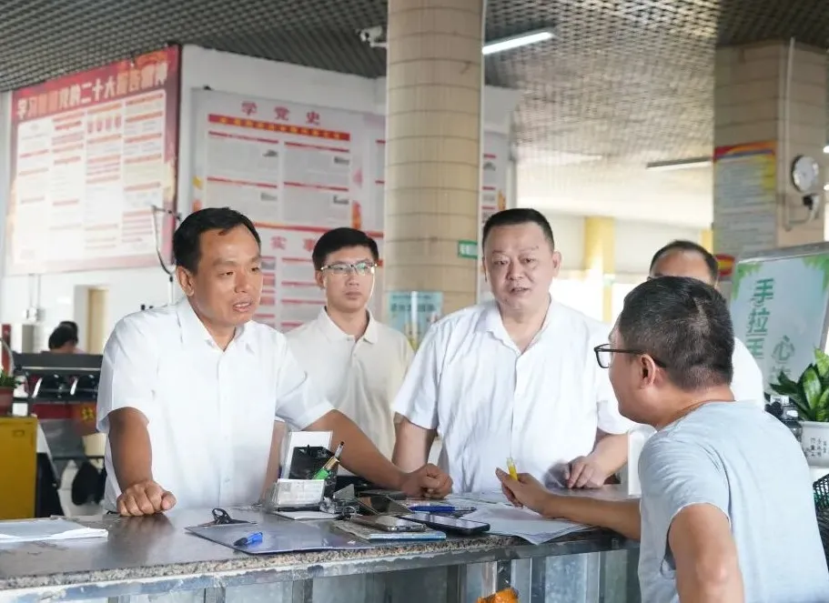 市委常委、副市长张仁建率队检查节前安全生产和消防工作并主持召开全市安全防范工作会议