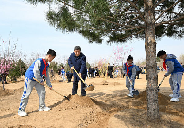 nEO_IMG_p1-习近平：汇聚共建美丽中国磅礴力量让祖国大地更加绿意盎然生机勃发 .jpg