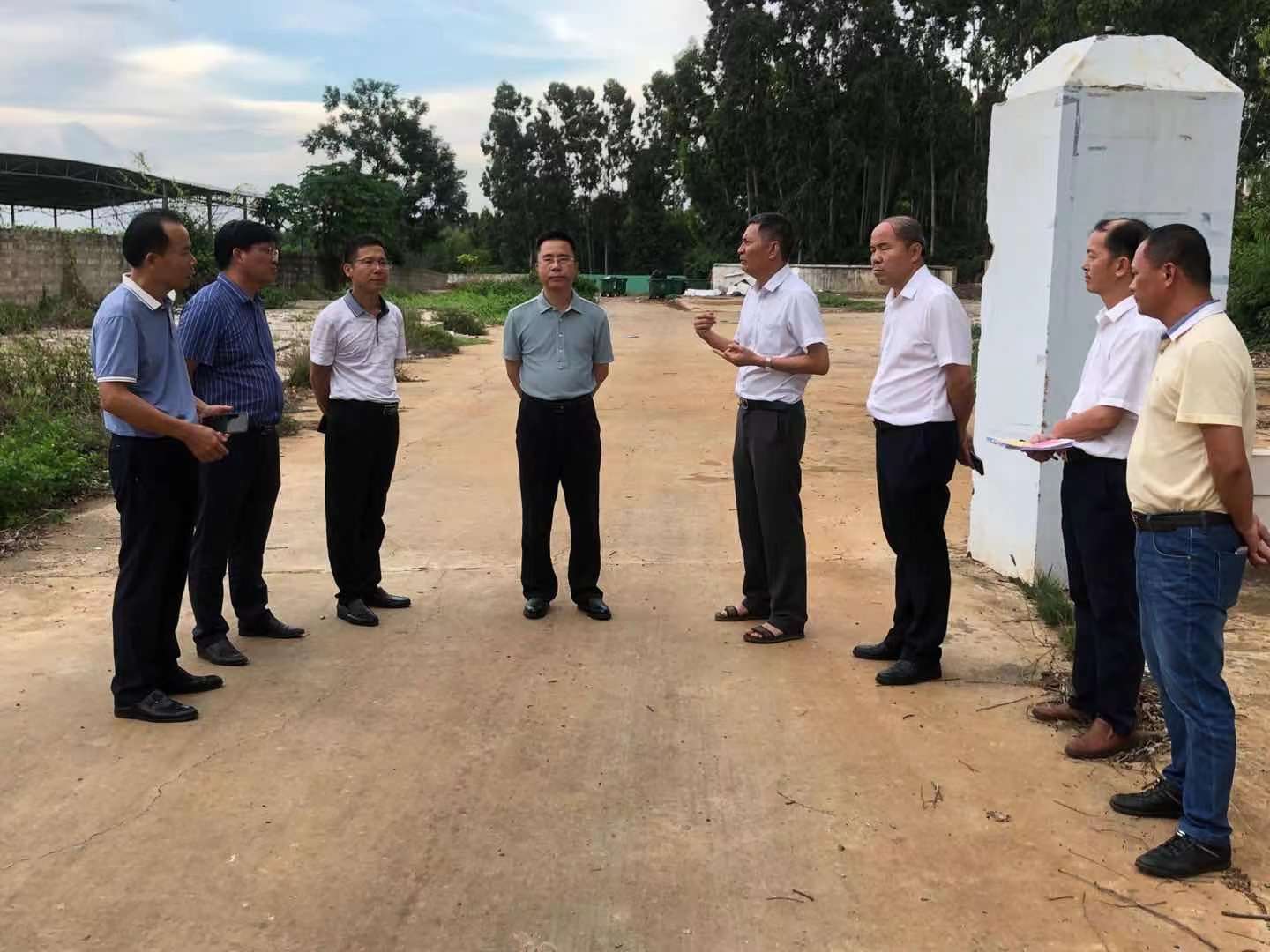 现场快讯徐闻县梁琼荣县长率队赴投诉案件现场督办相关工作