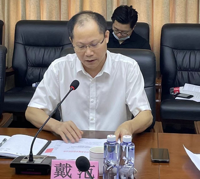 业协会会长,广东强雄建设集团有限公司董事长李建强介绍情况近年来