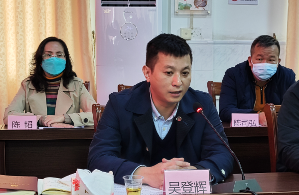据统计,本次慰问活动湛江市民政局共筹集了价值10万的慰问物资,为全镇